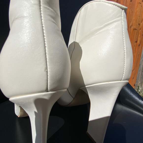 Marc Fisher LTD White Leather Pointed Toe Ankle Booties - Picture 8 of 12